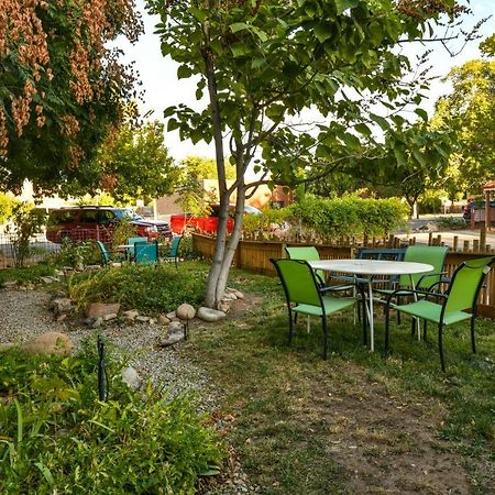 Lodge 5 - Downtown Location. Studio With Shared Hot Tub. Minutes To Arches N.P. Moab Buitenkant foto