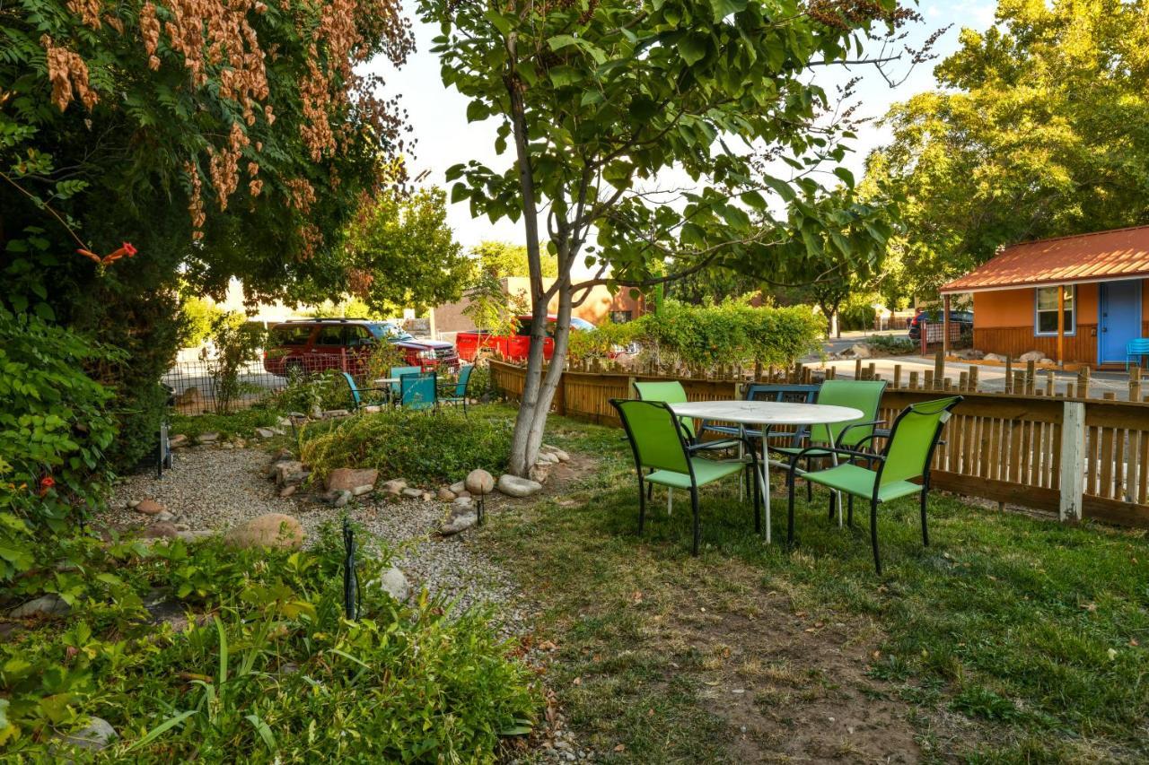Lodge 5 - Downtown Location. Studio With Shared Hot Tub. Minutes To Arches N.P. Moab Buitenkant foto