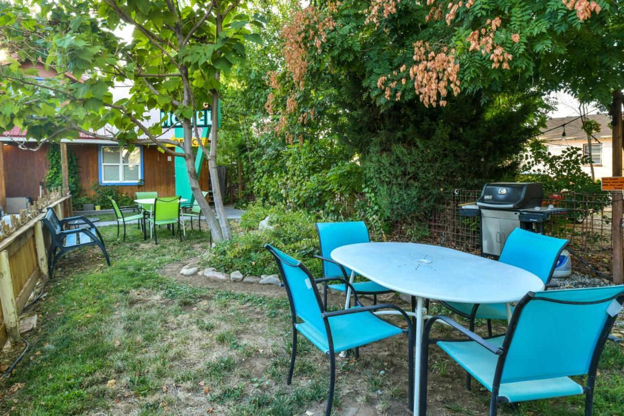 Lodge 5 - Downtown Location. Studio With Shared Hot Tub. Minutes To Arches N.P. Moab Buitenkant foto